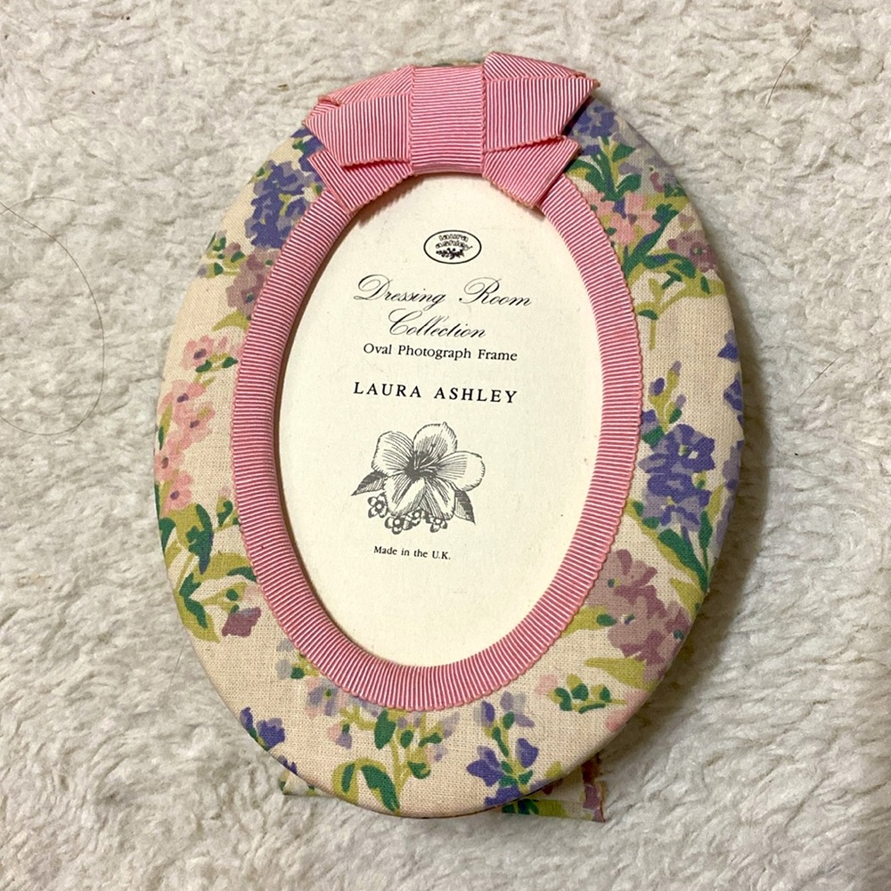 ❤️ Laura Ashley Floral Oval Photograph Picture Frame NWT